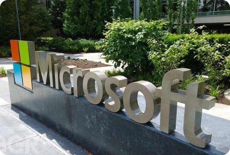 Microsoft anunciaría hoy un híbrido entre móvil y notebook