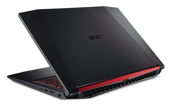 Acer Nitro 5, luce un acabado espectacular con colores gris oscuro y rojo