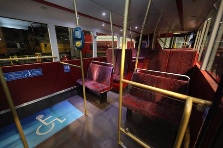 Ómnibus rojo de dos pisos de Londres - 4