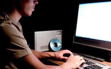 Al Pentágono le robaron 24.000 archivos en un ciberataque