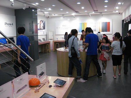 Los chinos no solamente falsifican productos Apple, ahora también falsifican tiendas