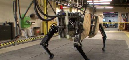 AlphaDog, un robot creado para asistir a los militares