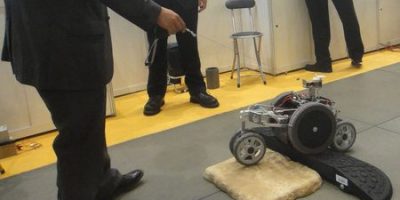 En Japón es desarrollado un robot que lleva nuestro equipaje