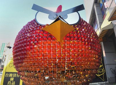 Candidata taiwanesa usa una estructura gigante de Angry Birds para su campaña presidencial