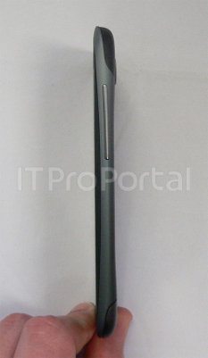 HTC One X, filtradas las primeras fotos del nuevo móvil con procesador Tegra 3 quad-core2