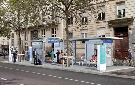 En París están siendo probadas nuevas paradas de bus con pantallas touch y WiFi gratuito