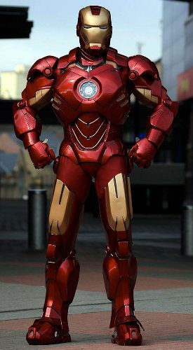 Genial traje de Iron Man hecho con cartón y fibra de vidrio