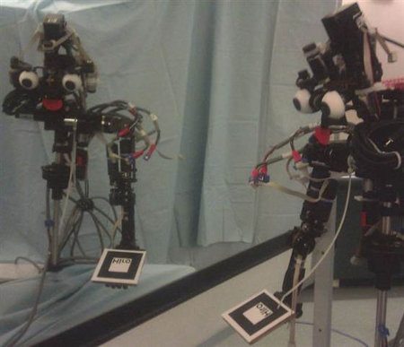 Si este robot puede reconocer su reflejo tiene conciencia de sí mismo