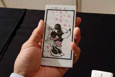 DM014SH, un poderoso smartphone Android con temática de Disney