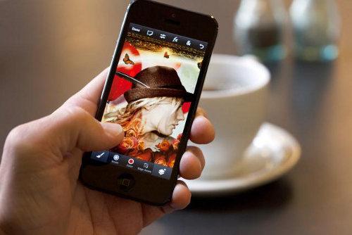 Adobe Photoshop Touch llega a iPhone y Android