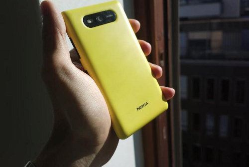 Nokia podría introducir la carga solar para teléfonos móviles