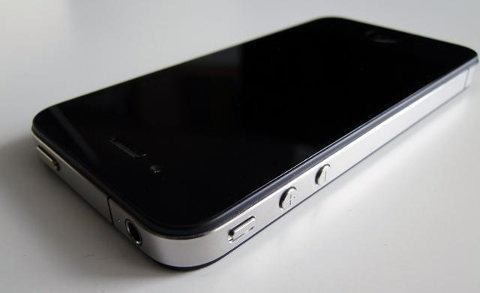 El iPhone de bajo costo sería lanzado antes que el iPhone 5S