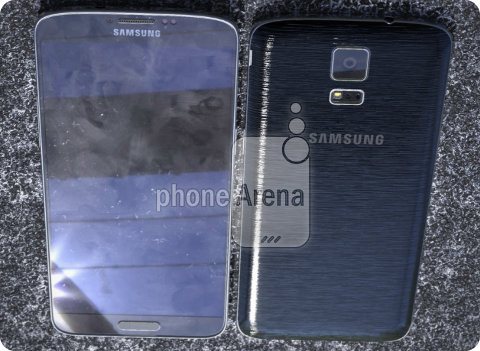 Así se ve el Galaxy F junto al Galaxy S5