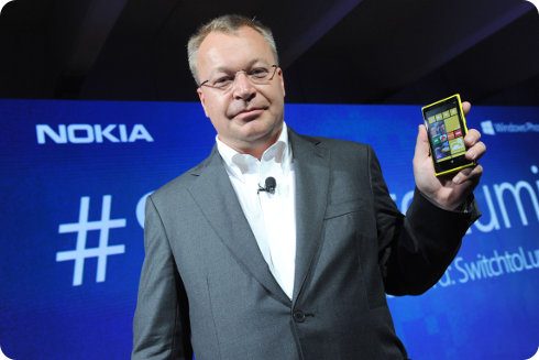 Stephen Elop presenta nuevos smartphones Windows Phone en una reunión privada