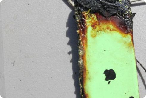 Otro iPhone se quema debido al uso de un cargador genérico