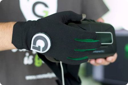 Gloveone los guantes que te permiten sentir la realidad virtual