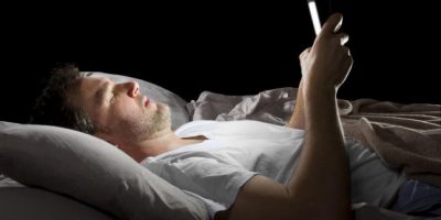 smartphones y tablets causan desorden en tu ciclo del sueño
