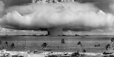 explosión de bomba nuclear